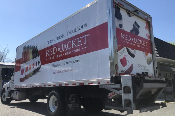 DesignerWraps_RedJacket-Boxtruckwrap_IMG_7742 DesignerWraps_RedJacket-Boxtruckwrap_IMG_7742