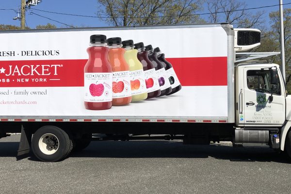 DesignerWraps_RedJacket-Boxtruckwrap_IMG_7779 DesignerWraps_RedJacket-Boxtruckwrap_IMG_7779