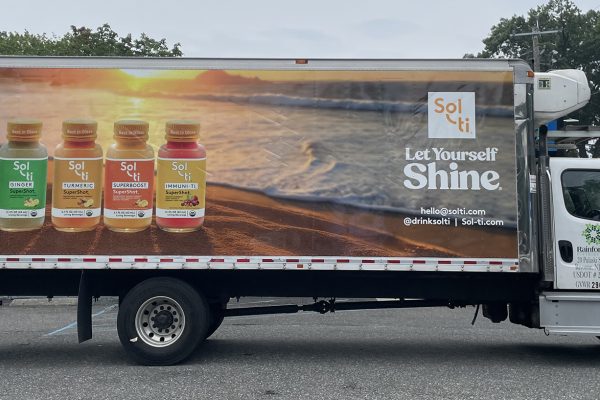 DesignerWraps_Sol-ti-Boxtruckwrap_IMG_3060 DesignerWraps_Sol-ti-Boxtruckwrap_IMG_3060